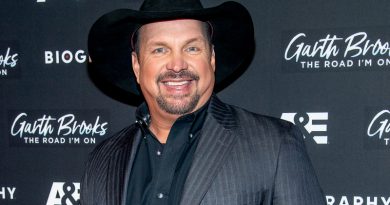 Garth Brooks To Release Everything On Standalone Vinyl